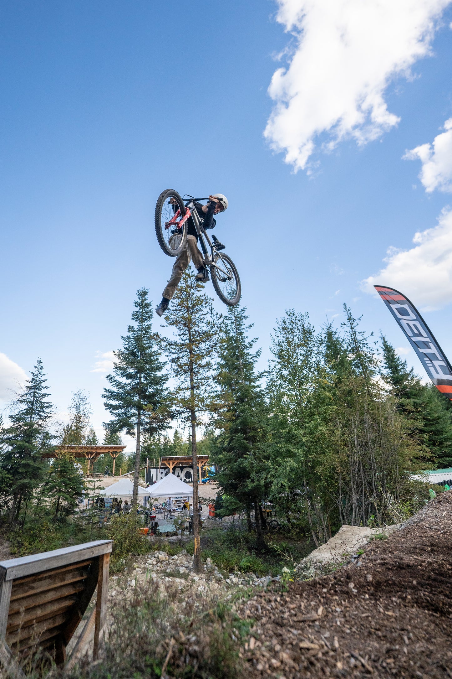 Amateur Mens and Womens: 2025 Lift Off Competitor Registration + Saturday shuttle ticket (Copy)